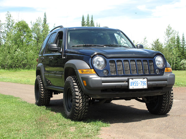 What size tires are on a 2004 jeep liberty #2